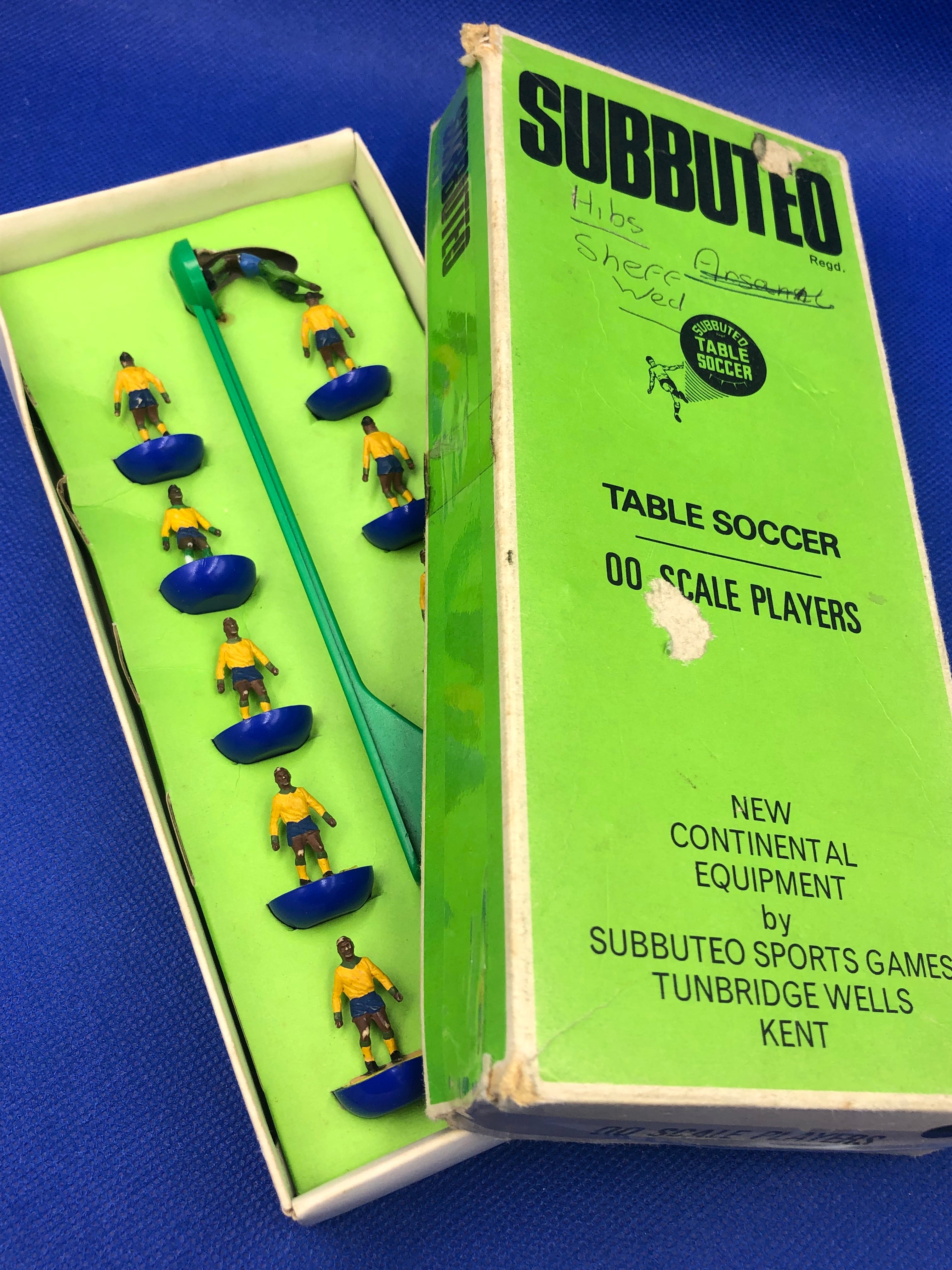 Subbuteo squadra hw Brasile ref 050 - Basi Blu/Giallo