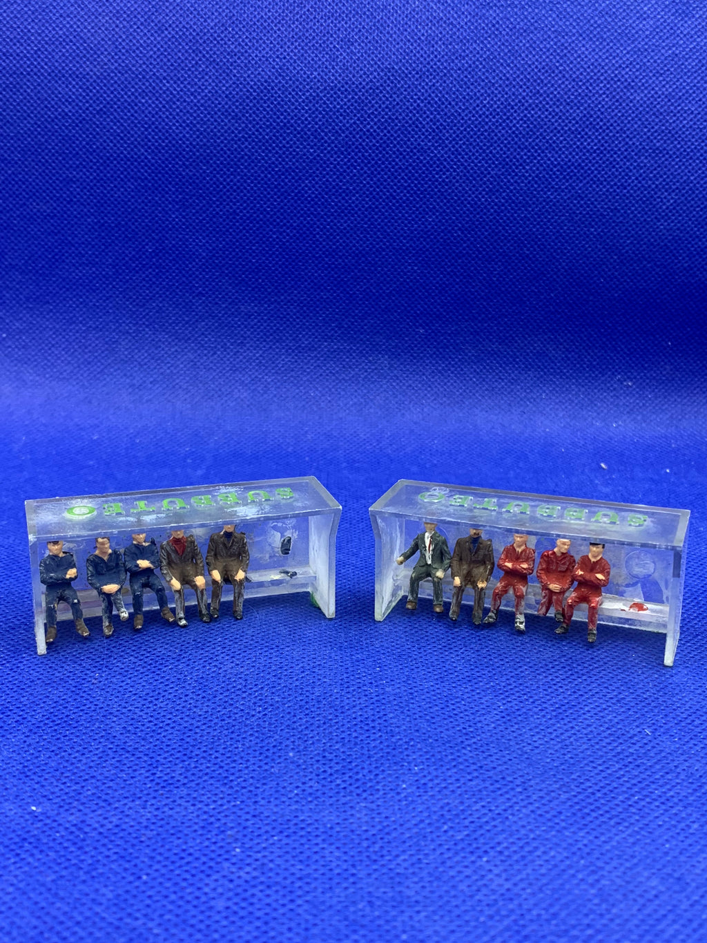 Subbuteo coppia panchine con personaggi