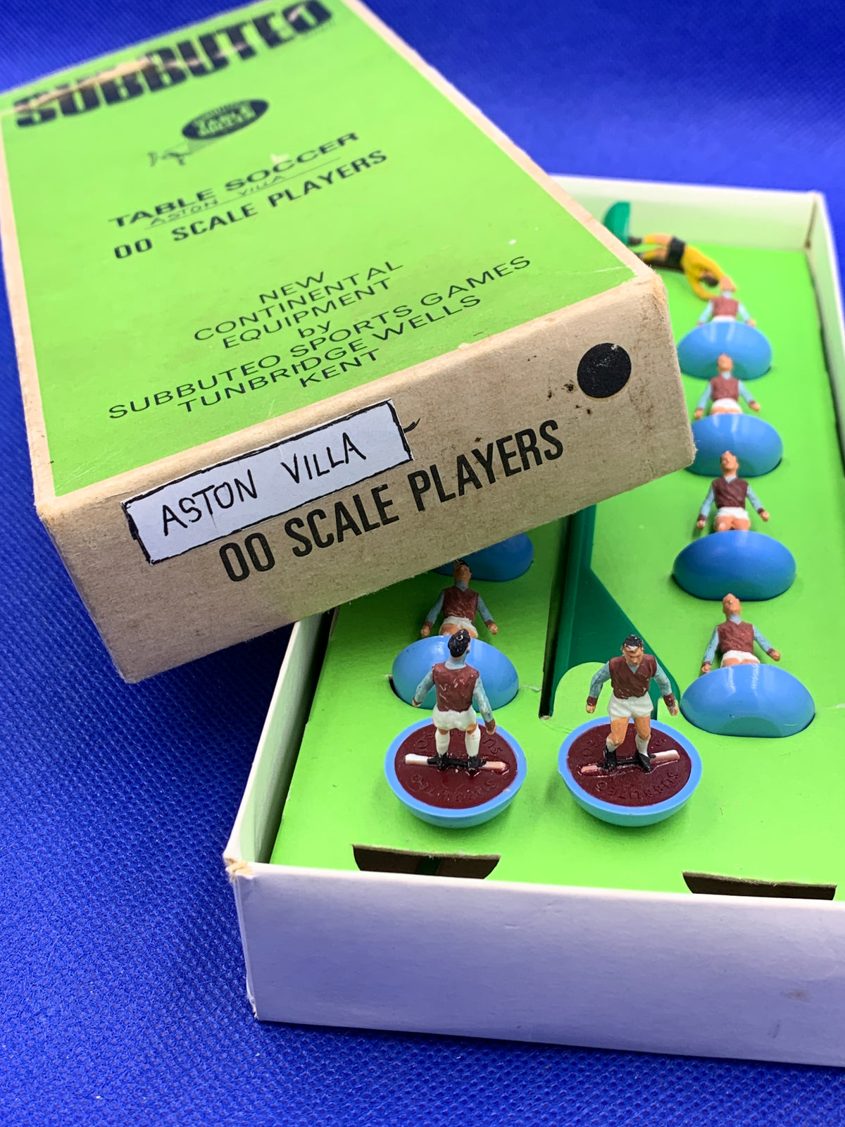 Subbuteo squadra hw Aston Villa ref 074 reverse bases