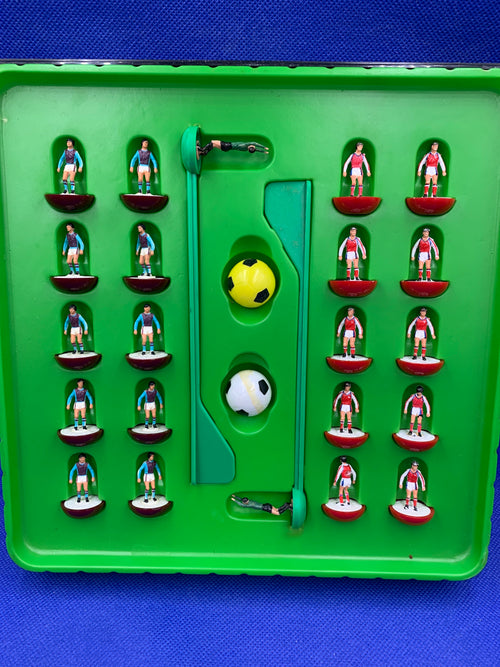 Subbuteo carrying case c173 Aston Villa / Arsenal