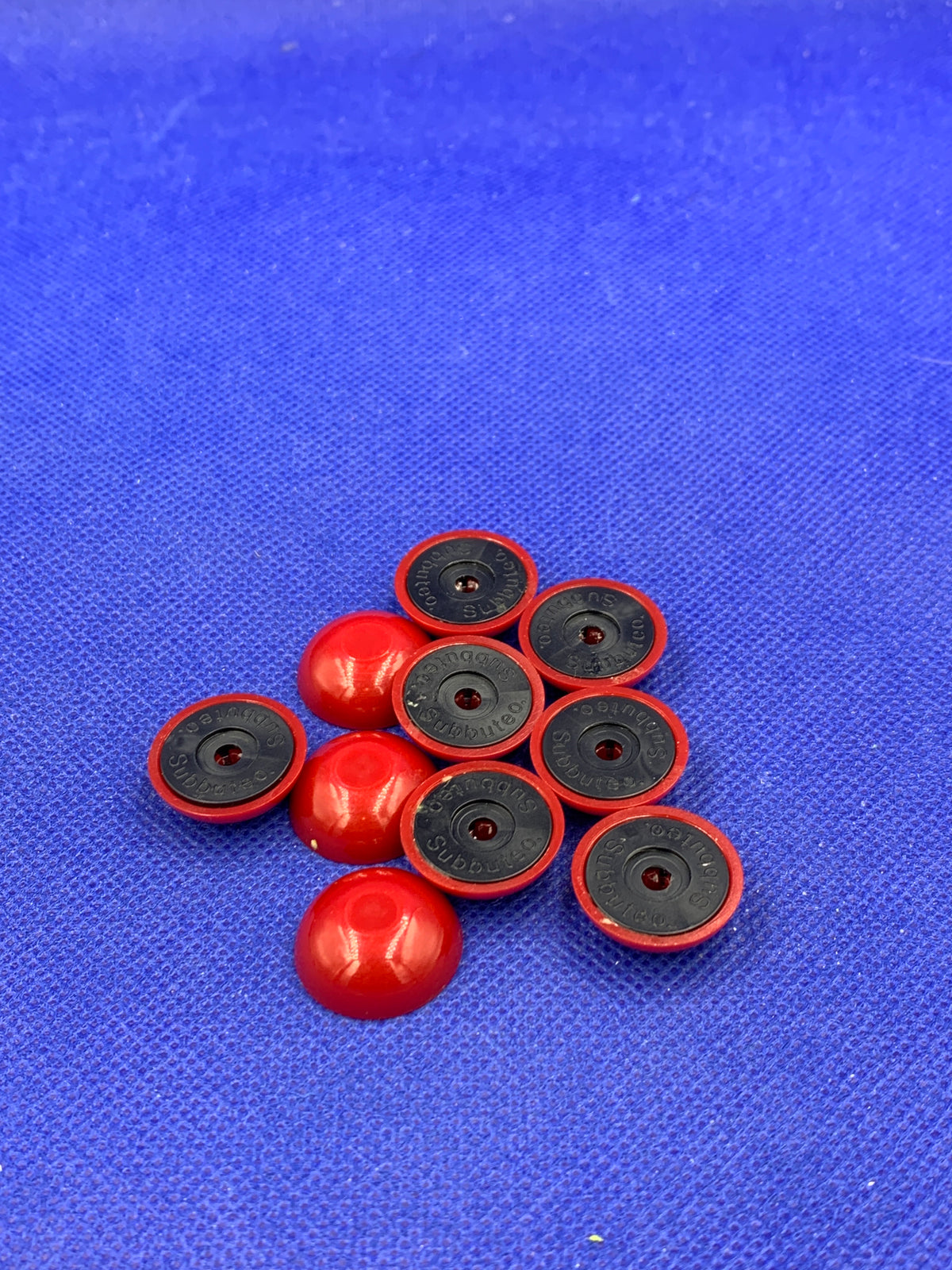 Subbuteo Kit 10 basi lw leggenda rosso/nero