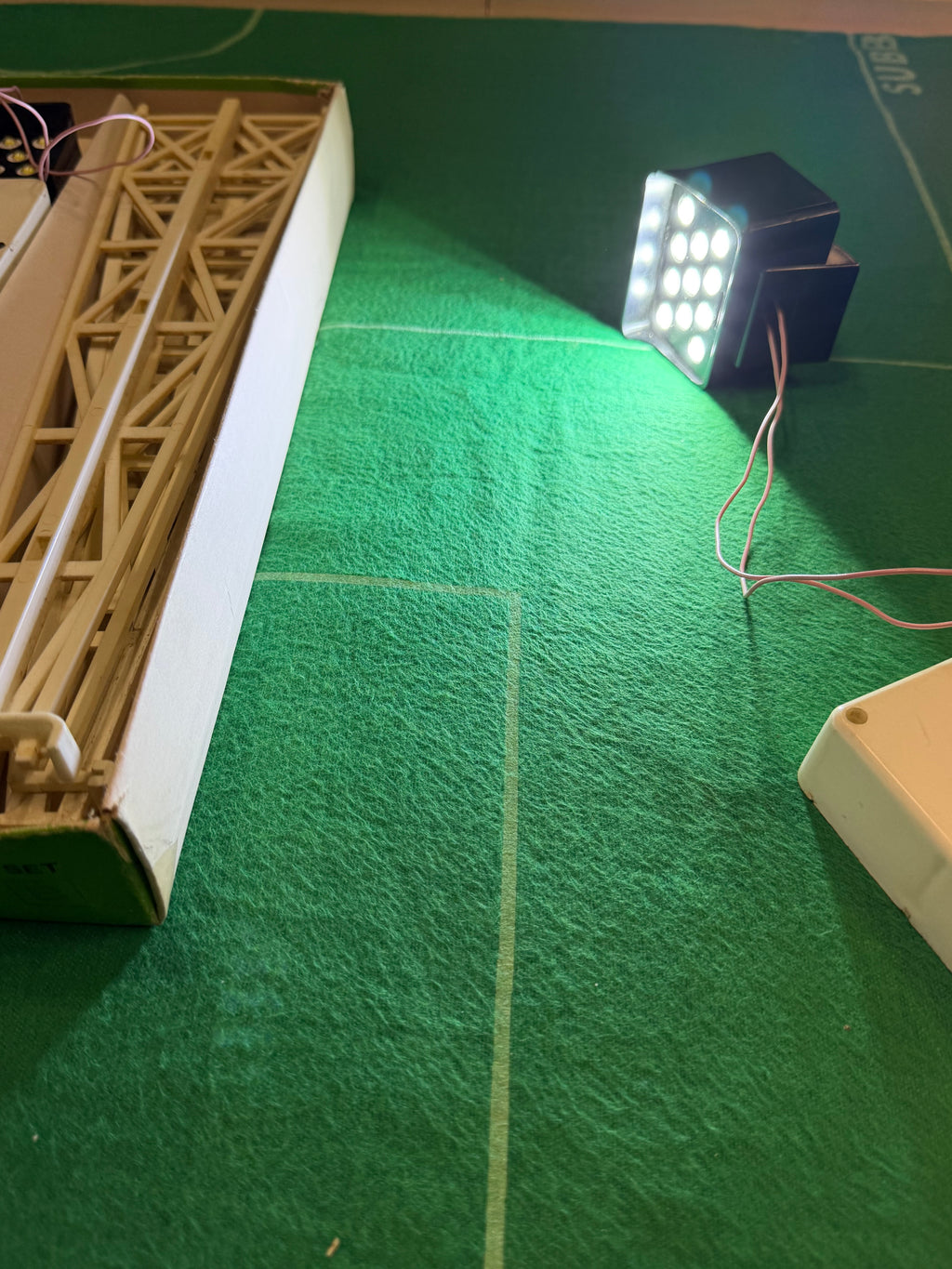 Subbuteo coppia riflettori stadio c101 originali modificati Led - fine anni 70
