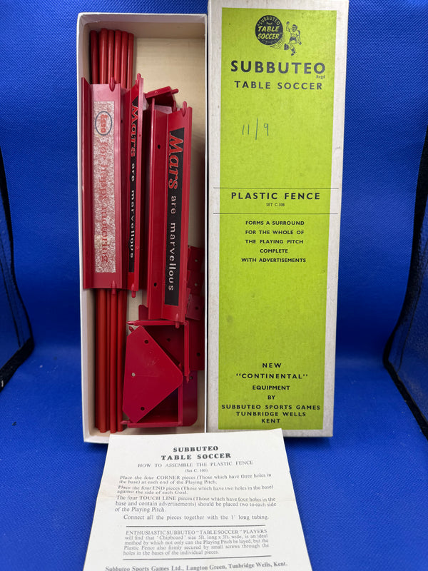 Subbuteo Red Fence c108