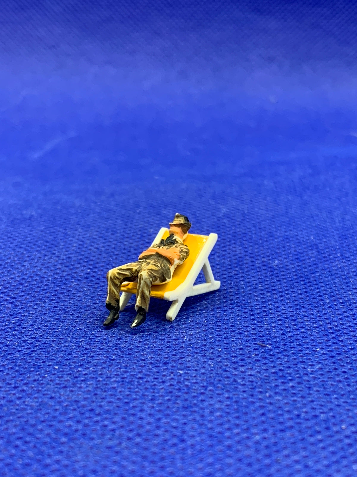Subbuteo personaggio su sdraio